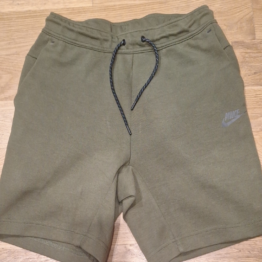 Nike Men's Olive Green Shorts Worn Twice